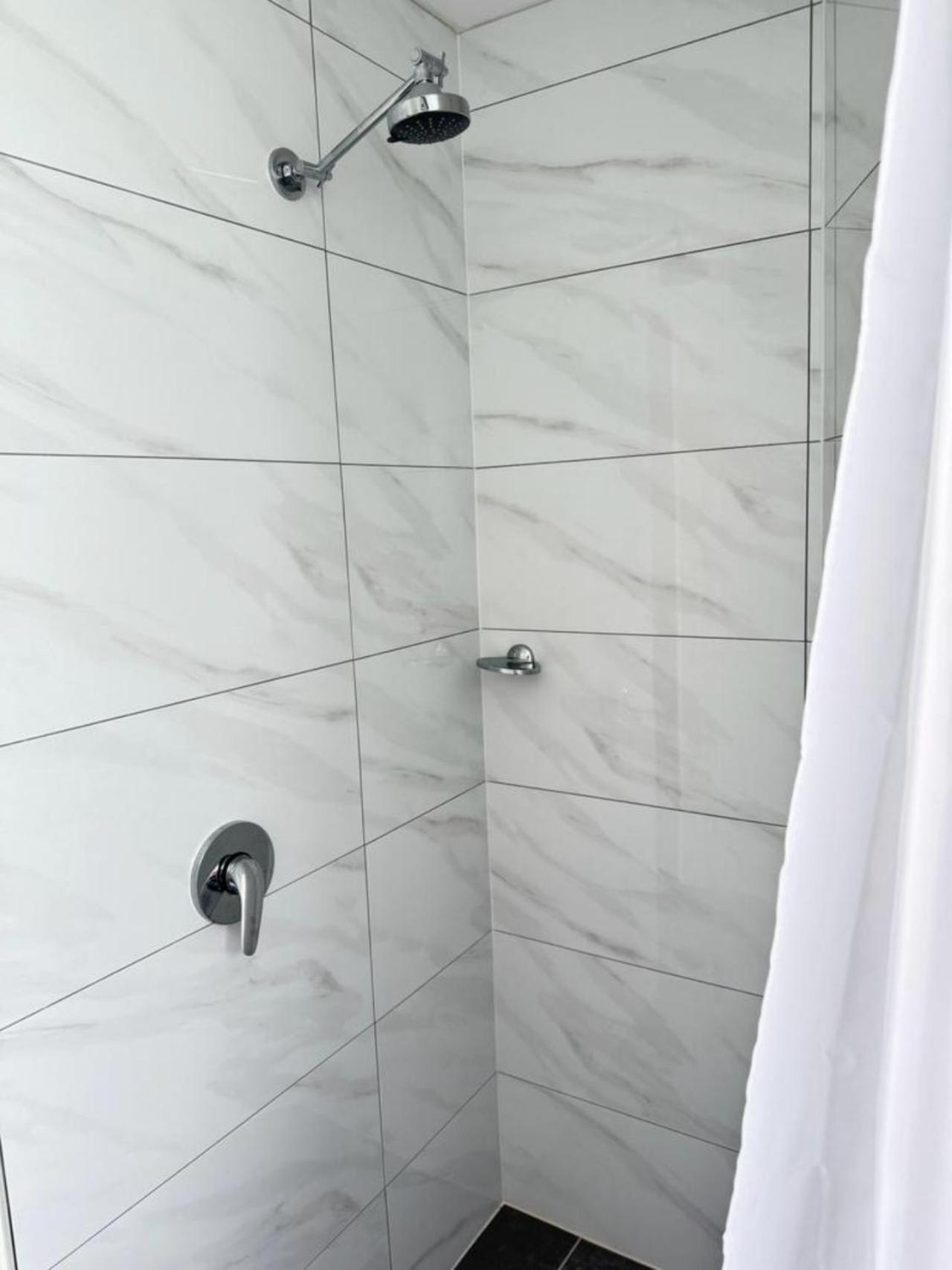 Twin City Motor Inn Водонга Екстер'єр фото