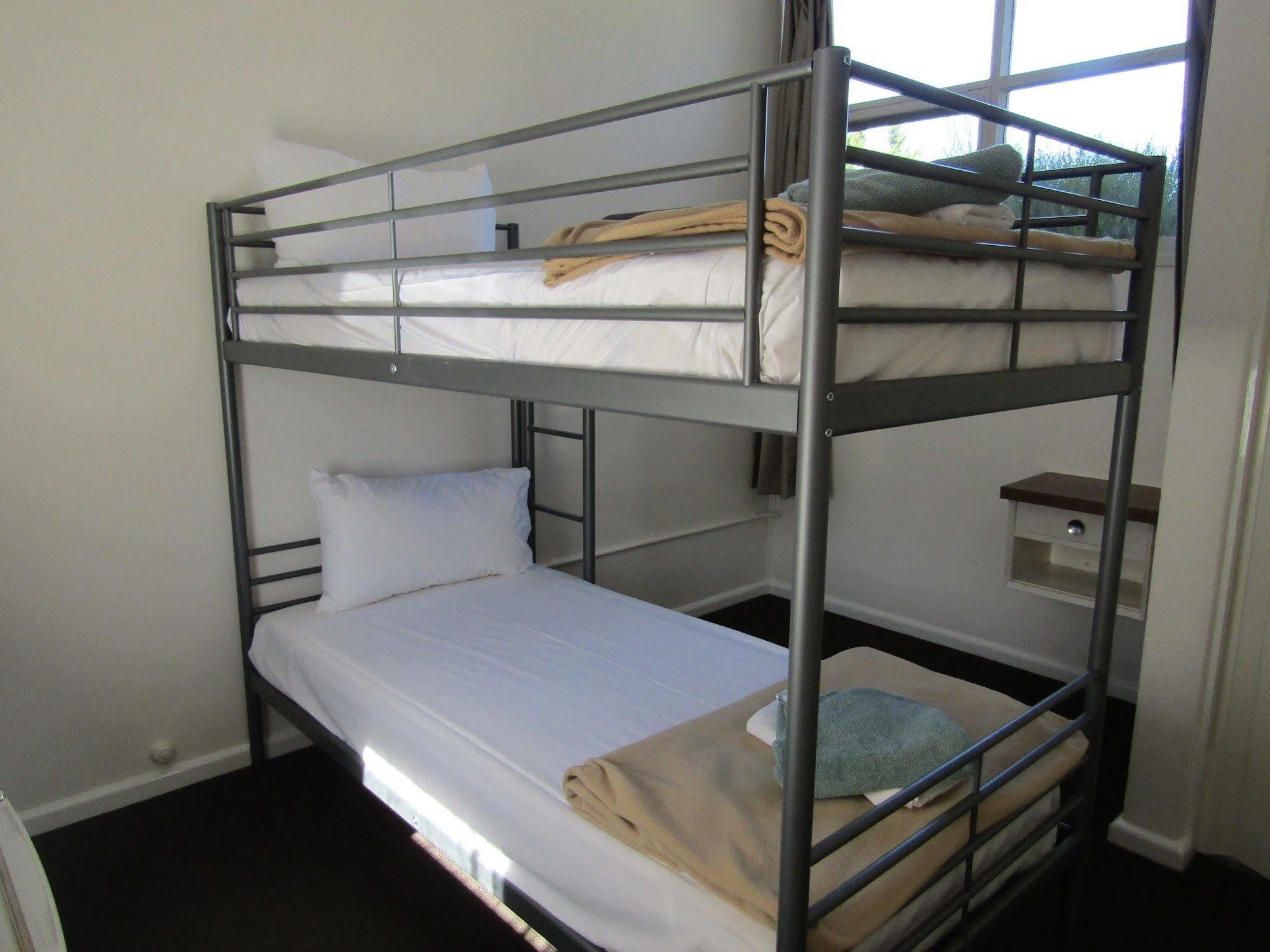 Twin City Motor Inn Водонга Екстер'єр фото