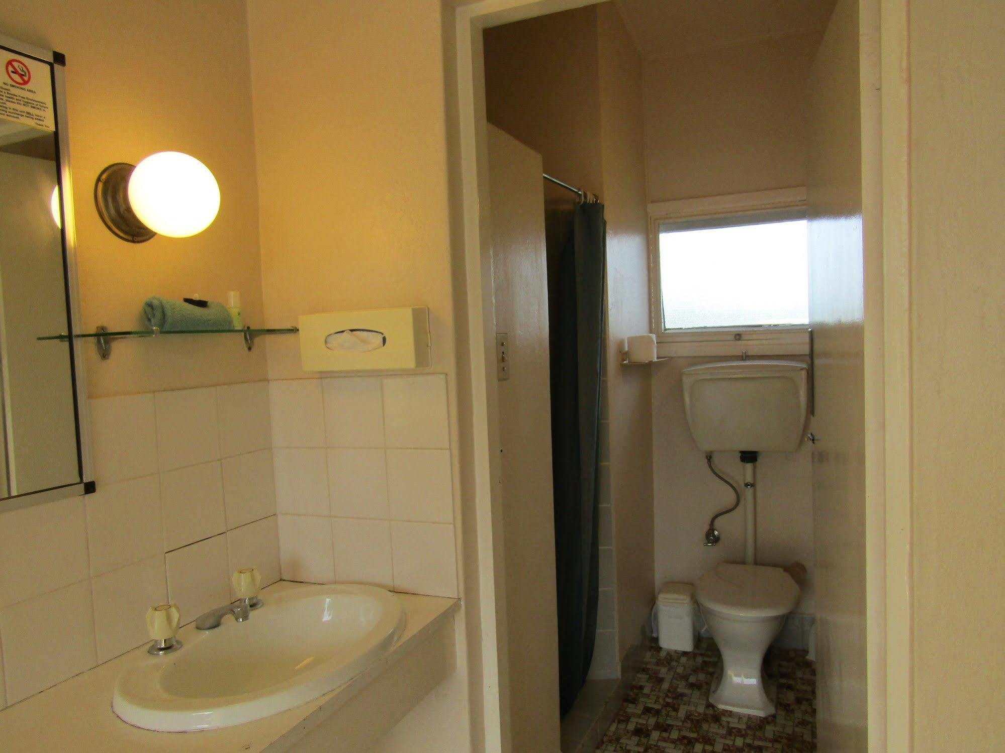 Twin City Motor Inn Водонга Екстер'єр фото