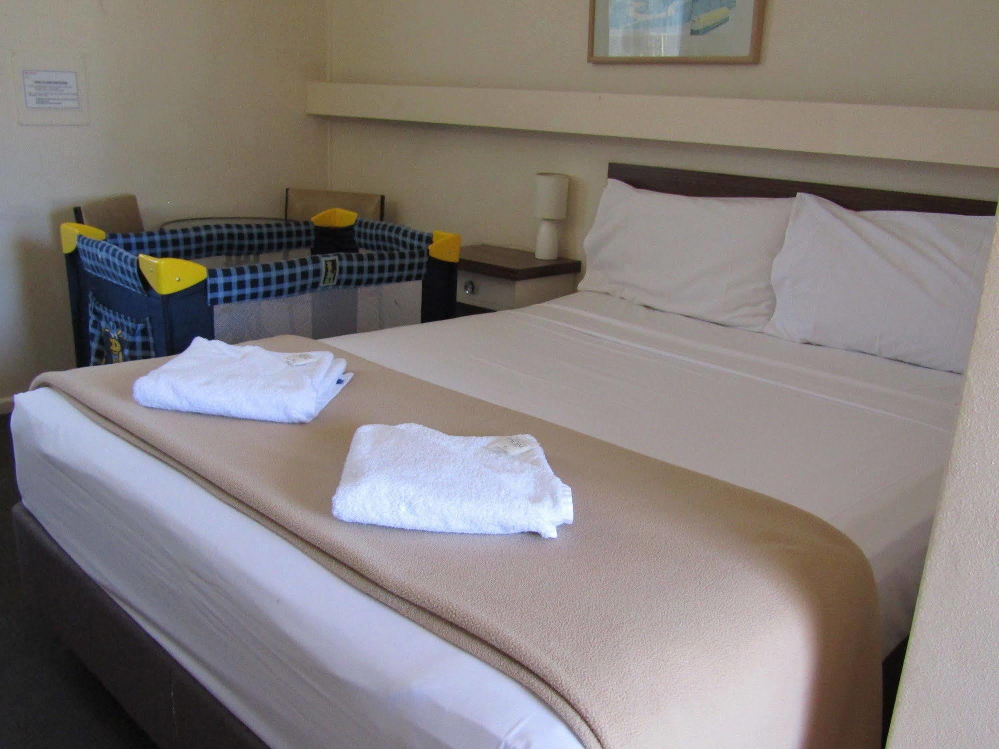 Twin City Motor Inn Водонга Екстер'єр фото