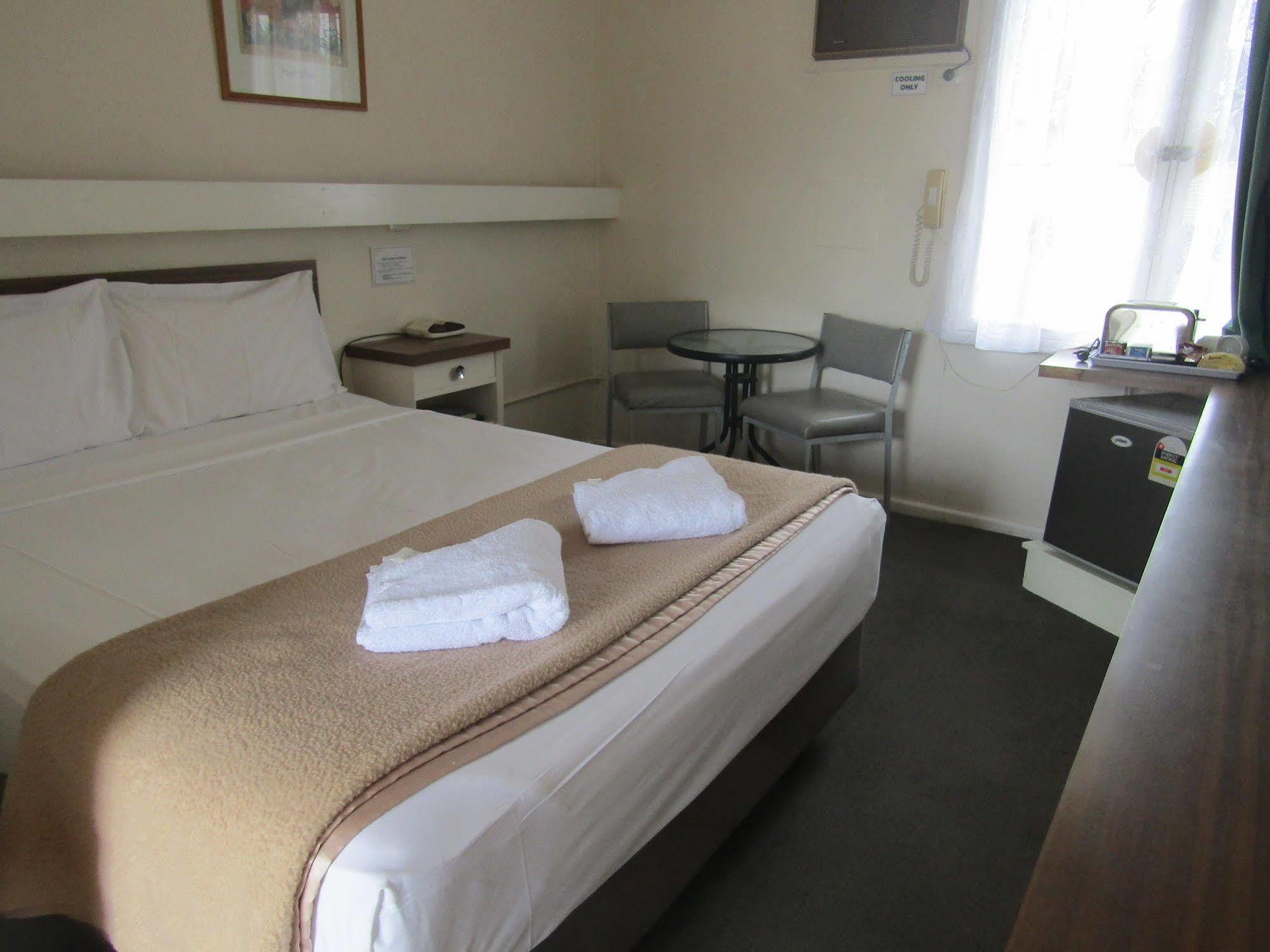 Twin City Motor Inn Водонга Екстер'єр фото