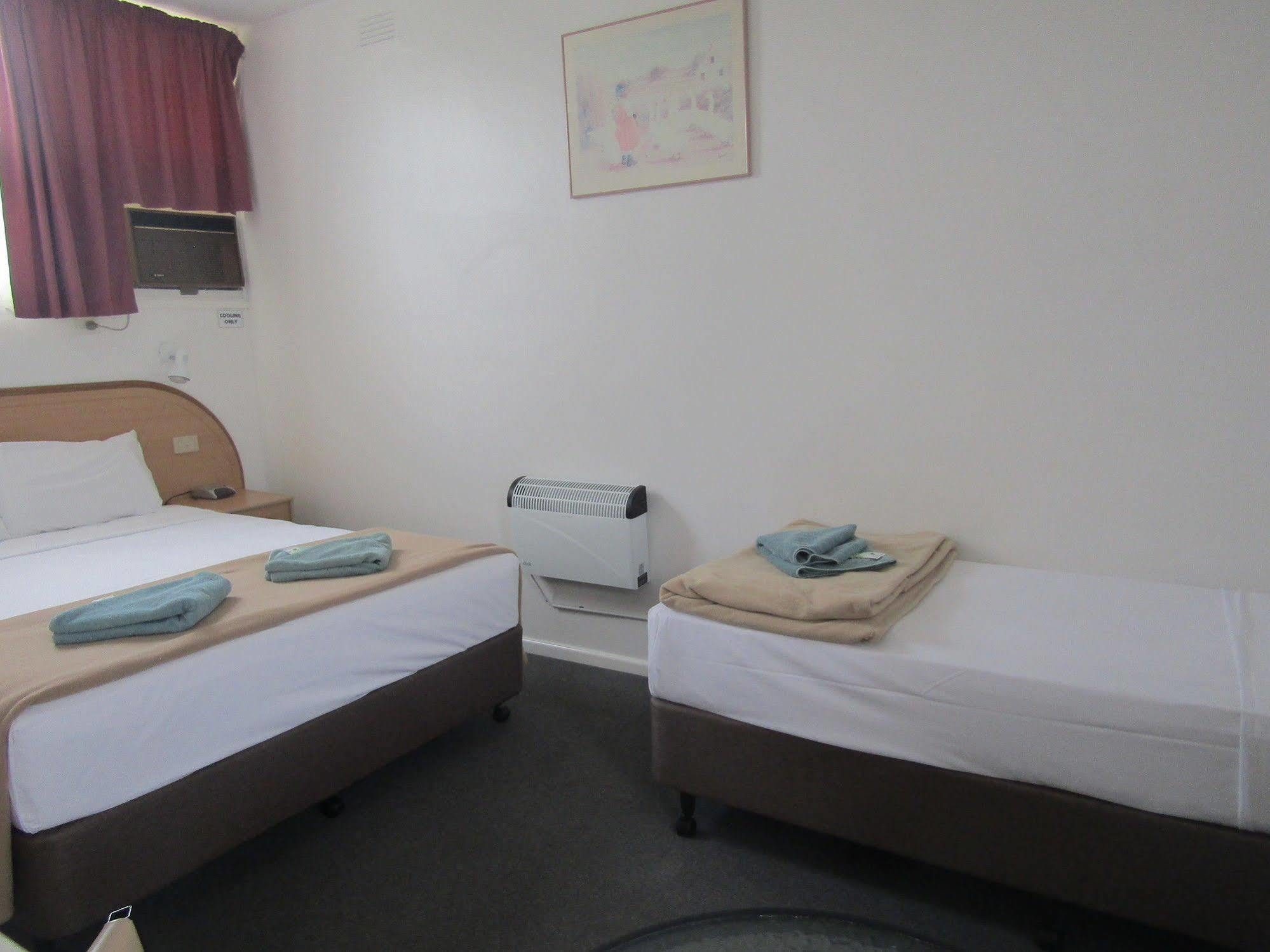 Twin City Motor Inn Водонга Екстер'єр фото
