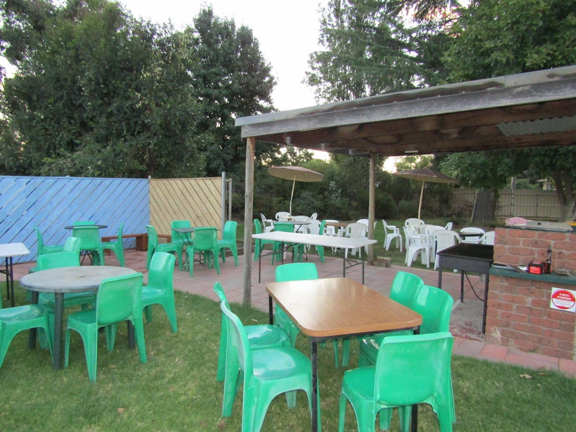 Twin City Motor Inn Водонга Екстер'єр фото