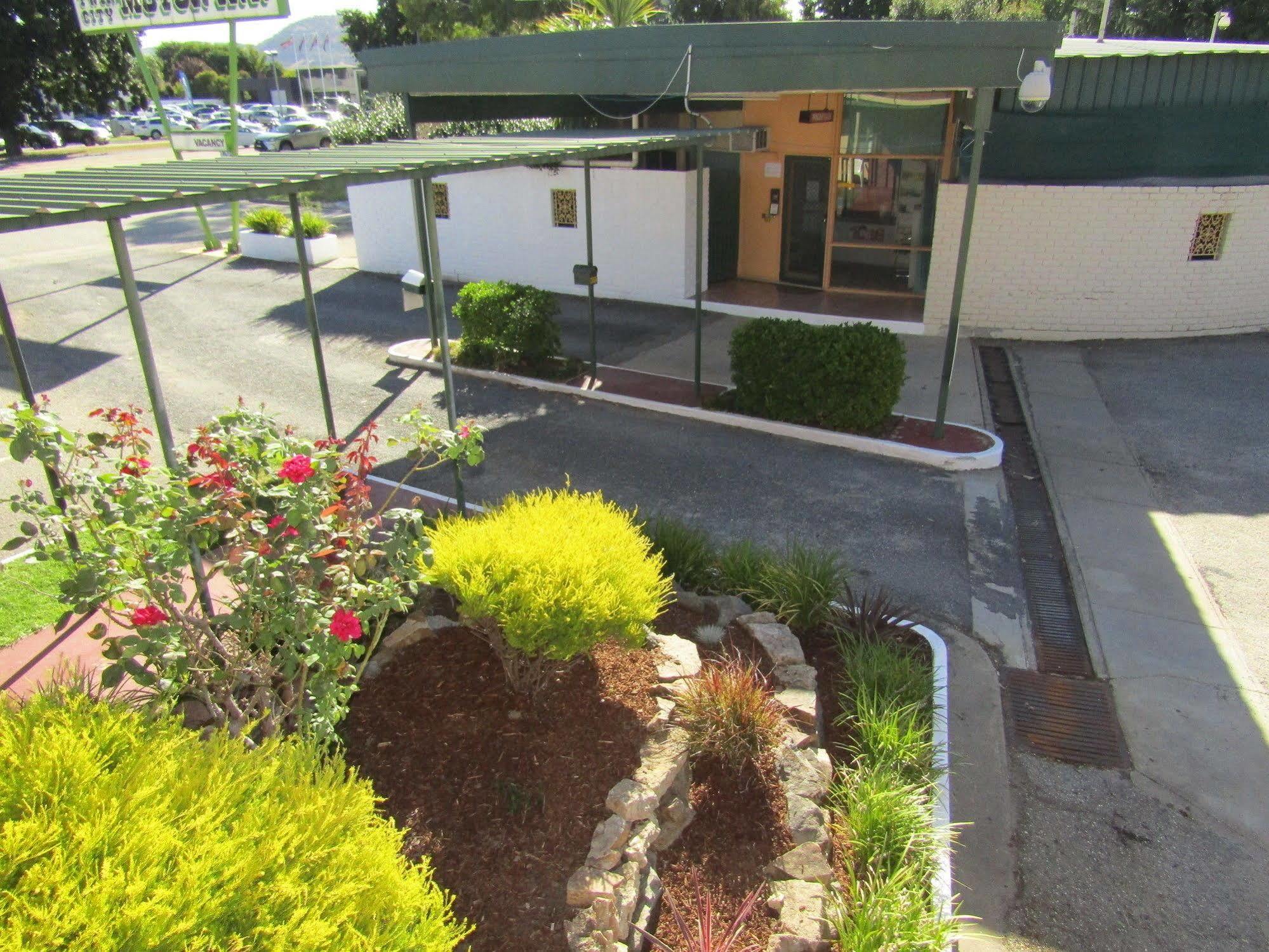 Twin City Motor Inn Водонга Екстер'єр фото